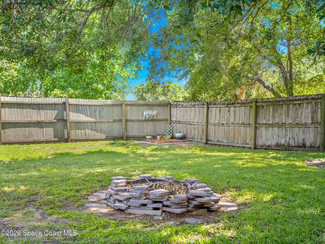 674 Antigua Street NE, Palm Bay, FL 32907