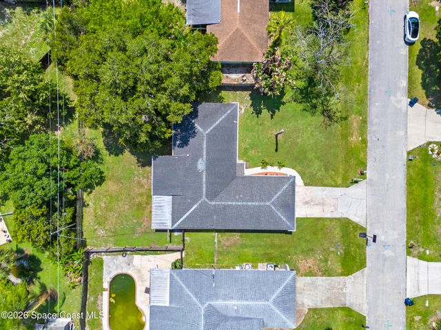 674 Antigua Street NE, Palm Bay, FL 32907