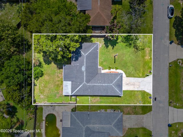 674 Antigua Street NE, Palm Bay, FL 32907