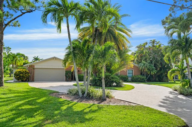 1310 NW LAKESIDE Trail, Stuart, FL 34994