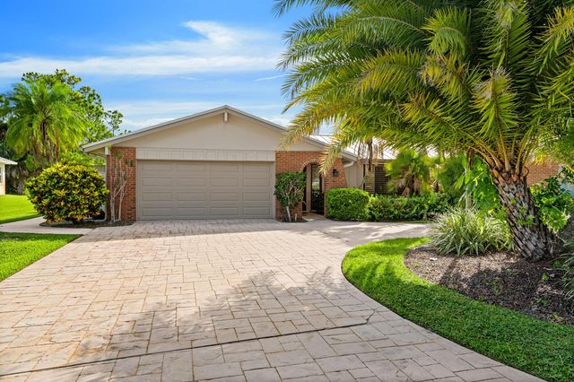 1310 NW LAKESIDE Trail, Stuart, FL 34994
