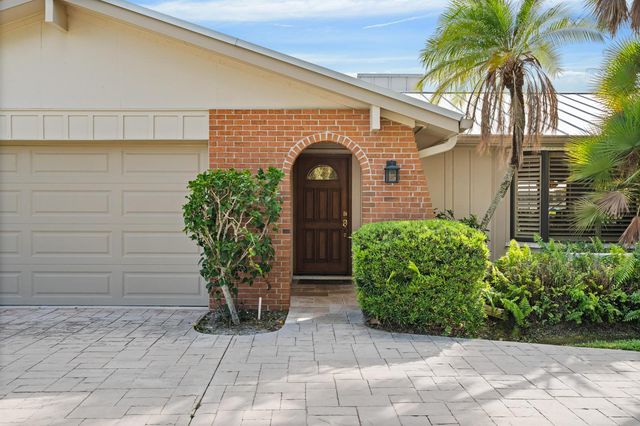 1310 NW LAKESIDE Trail, Stuart, FL 34994