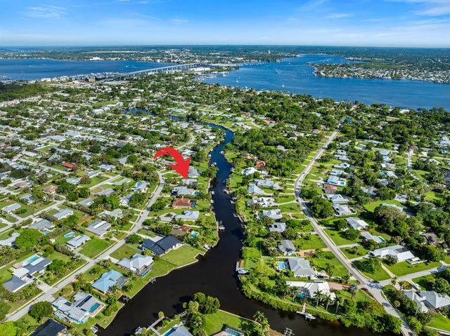 1310 NW LAKESIDE Trail, Stuart, FL 34994