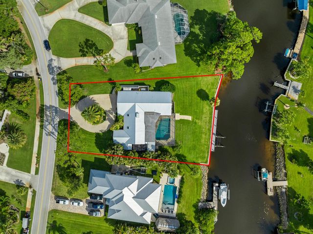 1310 NW LAKESIDE Trail, Stuart, FL 34994