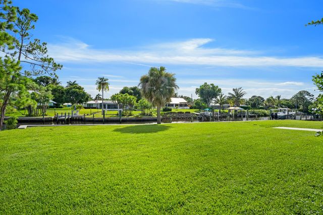 1310 NW LAKESIDE Trail, Stuart, FL 34994