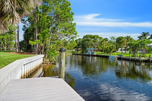 1310 NW LAKESIDE Trail, Stuart, FL 34994