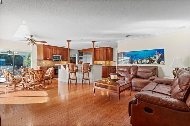1310 NW LAKESIDE Trail, Stuart, FL 34994