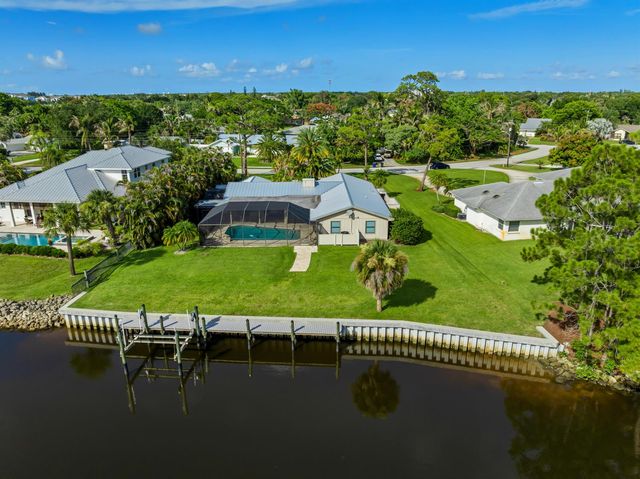 1310 NW LAKESIDE Trail, Stuart, FL 34994