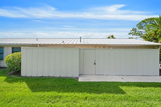 1310 NW LAKESIDE Trail, Stuart, FL 34994