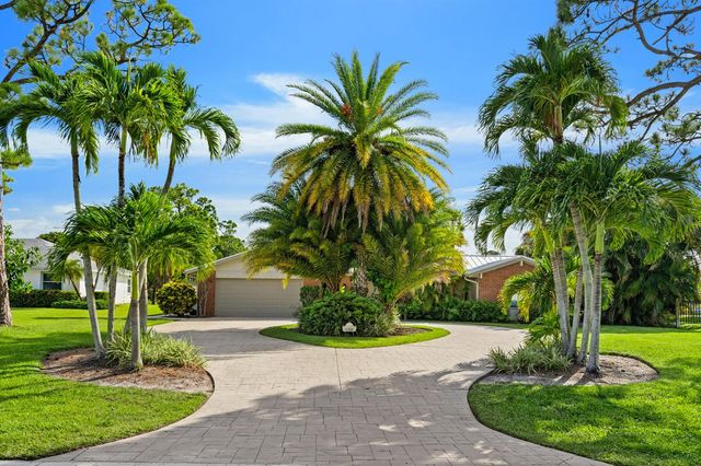 1310 NW LAKESIDE Trail, Stuart, FL 34994