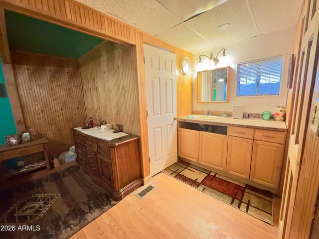 164 W MORRIS Drive, Queen Valley, AZ 85118