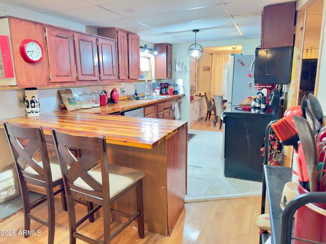 164 W MORRIS Drive, Queen Valley, AZ 85118