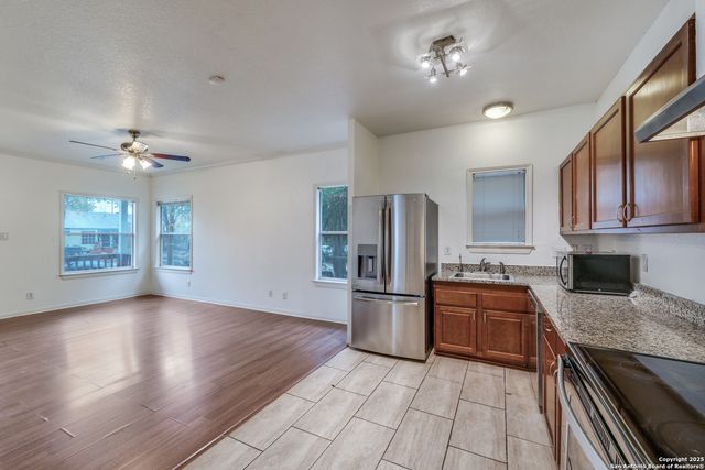 610 Viendo, San Antonio, TX 78201