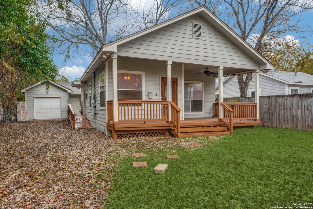 610 Viendo, San Antonio, TX 78201