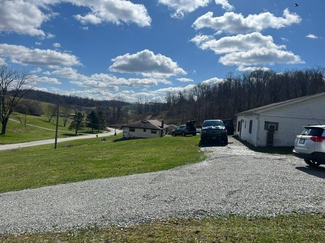 178 S South California Drive, W Pike Run Twp, PA 15423