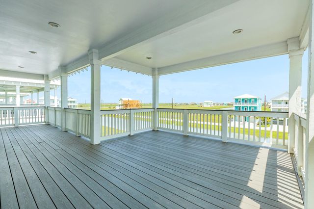3827 Sea Breeze Lane, Galveston, TX 77554