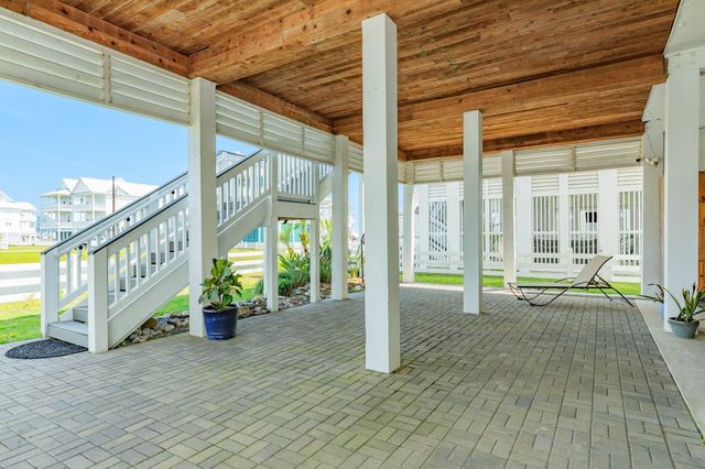 3827 Sea Breeze Lane, Galveston, TX 77554