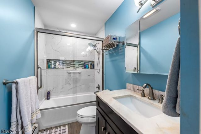 133 Durban Ave, Hopatcong Boro, NJ 07843