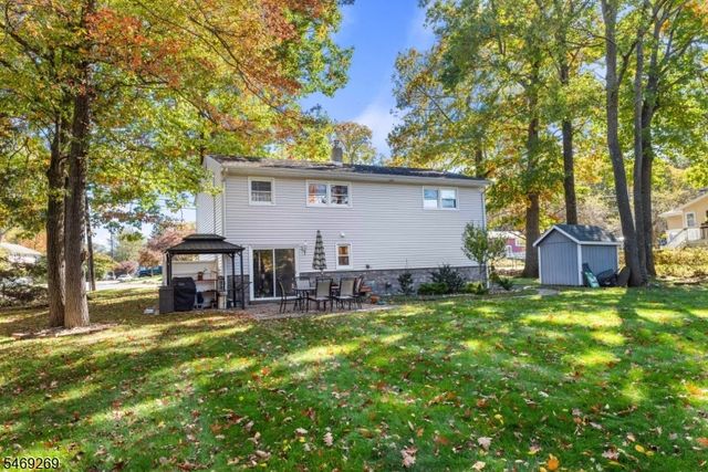 133 Durban Ave, Hopatcong Boro, NJ 07843
