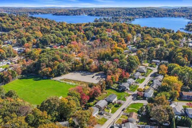 133 Durban Ave, Hopatcong Boro, NJ 07843