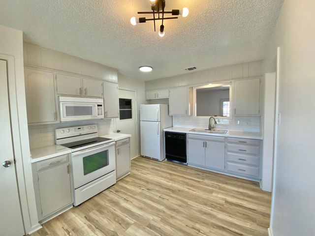 2128 74th Street, Lubbock, TX 79423