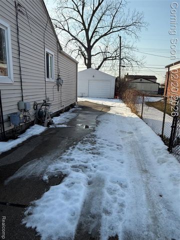 30509 Townley Street, Madison Heights, MI 48071