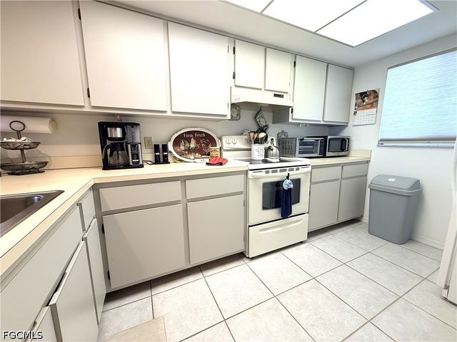 1339 SE 46th LN 8, Cape Coral, FL 33904