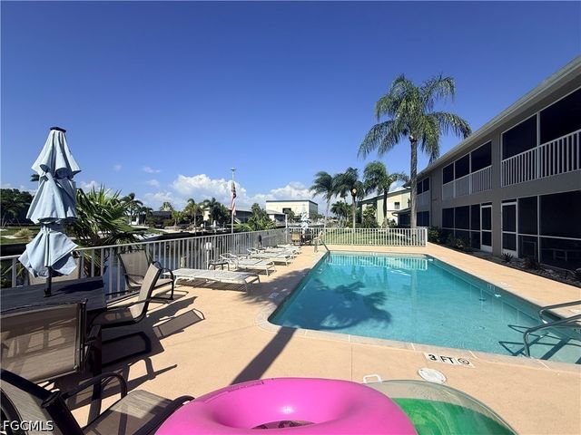 1339 SE 46th LN 8, Cape Coral, FL 33904