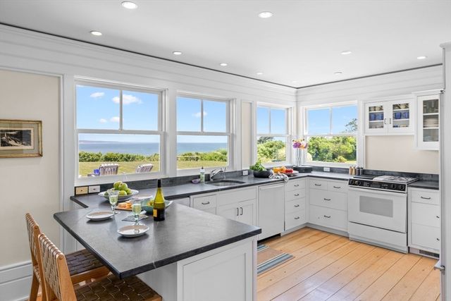 64 Squibnocket Farm Rd, Chilmark, MA 02535