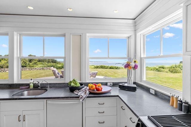64 Squibnocket Farm Rd, Chilmark, MA 02535