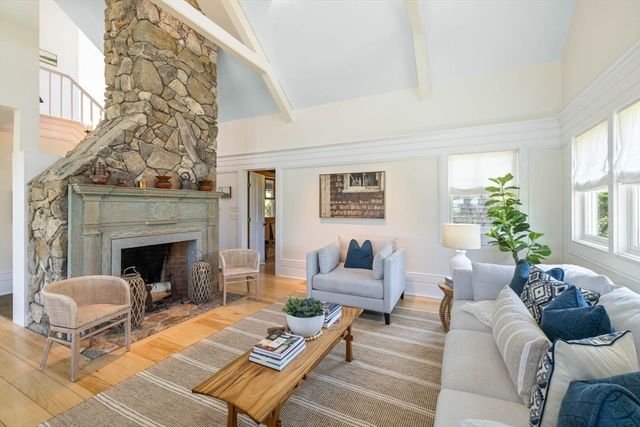 64 Squibnocket Farm Rd, Chilmark, MA 02535