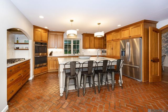 931 Woodstone Dr, Baton Rouge, LA 70809