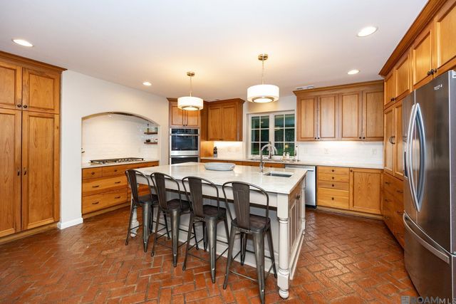 931 Woodstone Dr, Baton Rouge, LA 70809