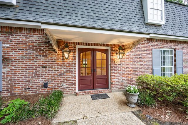 931 Woodstone Dr, Baton Rouge, LA 70809