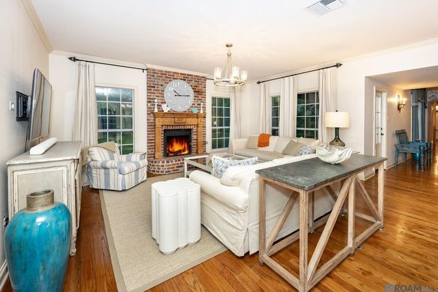 931 Woodstone Dr, Baton Rouge, LA 70809