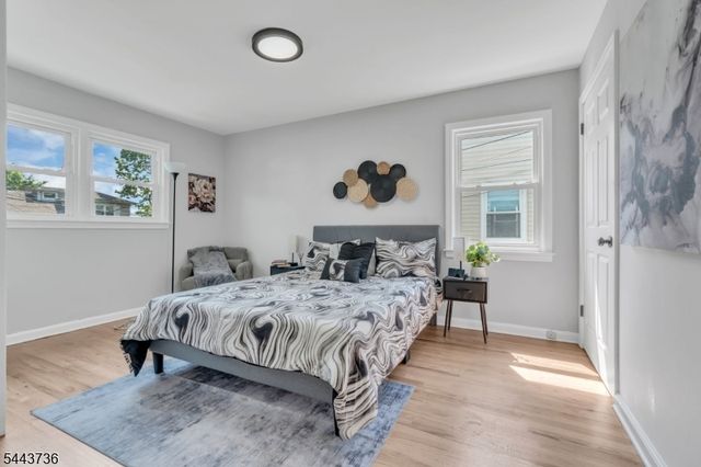 392 Lower Alden Dr, Rahway City, NJ 07065