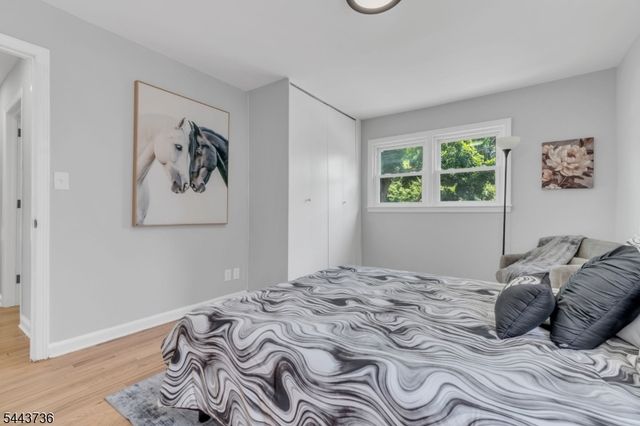 392 Lower Alden Dr, Rahway City, NJ 07065