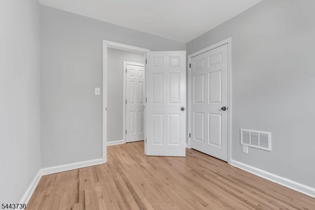 392 Lower Alden Dr, Rahway City, NJ 07065