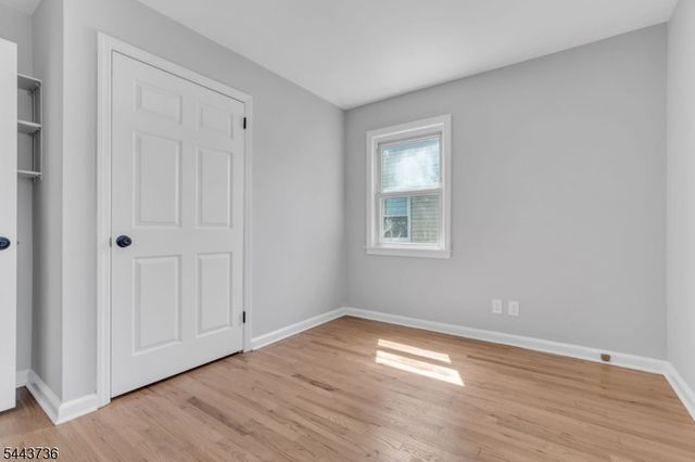 392 Lower Alden Dr, Rahway City, NJ 07065