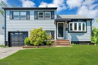 392 Lower Alden Dr, Rahway City, NJ 07065