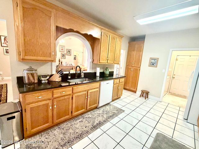 2021 Parkview Drive, Gautier, MS 39553