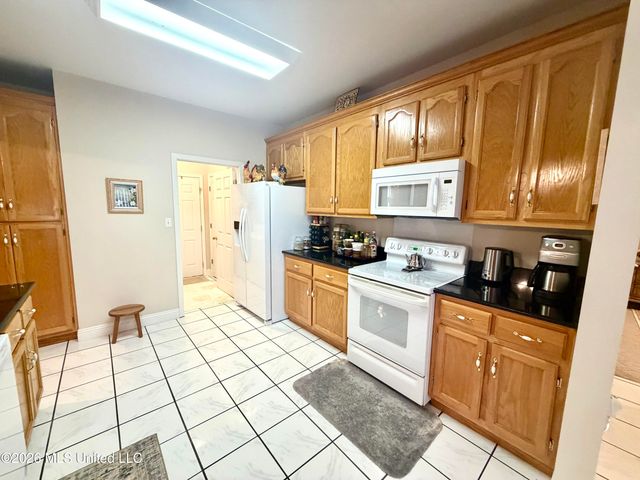 2021 Parkview Drive, Gautier, MS 39553