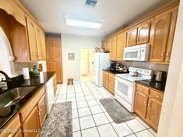 2021 Parkview Drive, Gautier, MS 39553