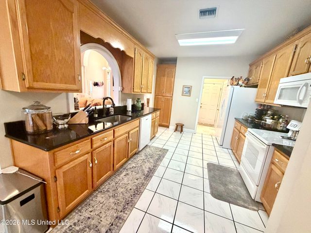 2021 Parkview Drive, Gautier, MS 39553