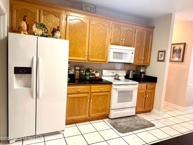 2021 Parkview Drive, Gautier, MS 39553