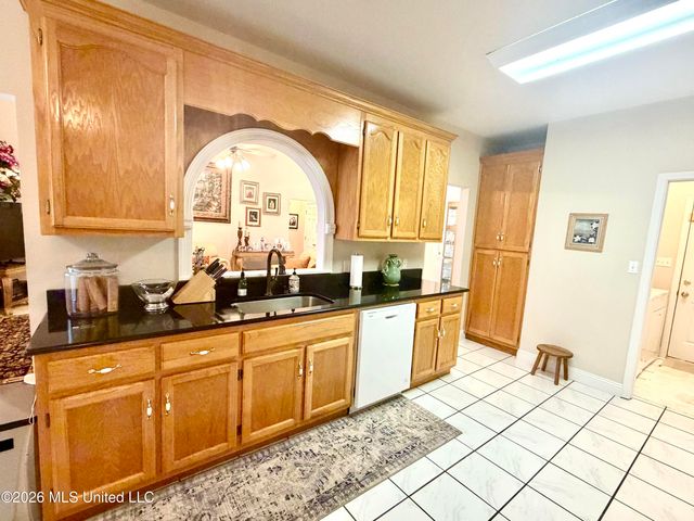 2021 Parkview Drive, Gautier, MS 39553