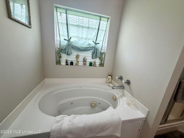 2021 Parkview Drive, Gautier, MS 39553
