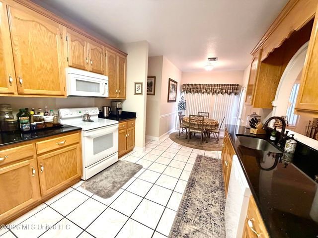 2021 Parkview Drive, Gautier, MS 39553
