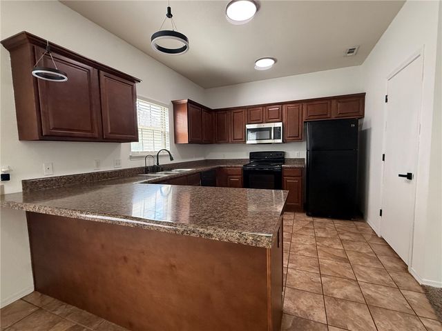 3115 W Old Farmington Road, Fayetteville, AR 72704