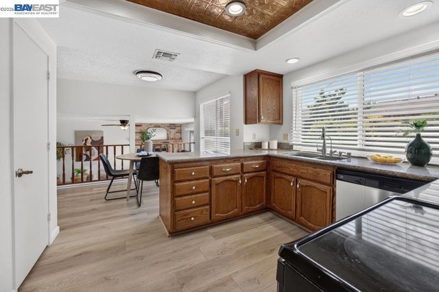 3964 Sitting Bull Way, Antelope, CA 95843